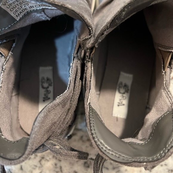 🌸Very G Harvest Grey Ankle Sneaker - Picture 7 of 9